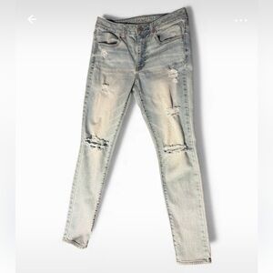 American Eagle Outfitters Lt Blue Distressed Women's Jeans